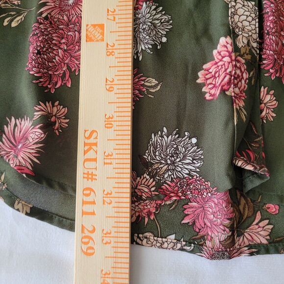 Forever 21 Womens Tunic Blouse Plus Size 1x Olive Green Pink Florals Roll Tab - Picture 10 of 10